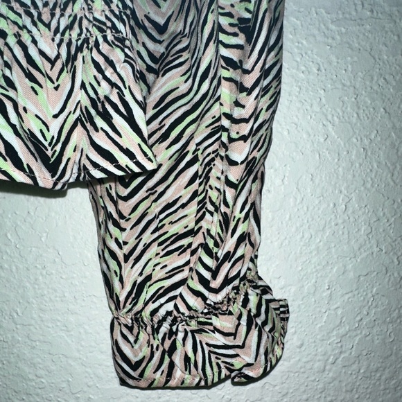 Square Neckline Scrunchie Pleated Crop Top, large - Picture 5 of 6